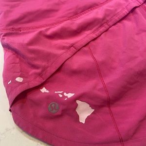 Lululemon sonic pink 808 Speed Up shorts size 6 2.5”
